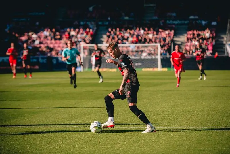 มิดเทลแลนด์